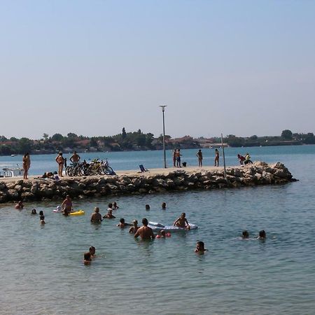 Apartmani Misak Vrsi Esterno foto