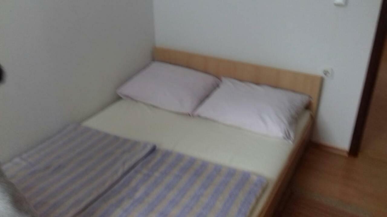 Apartmani Misak Vrsi Esterno foto