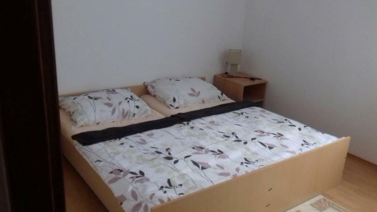 Apartmani Misak Vrsi Esterno foto