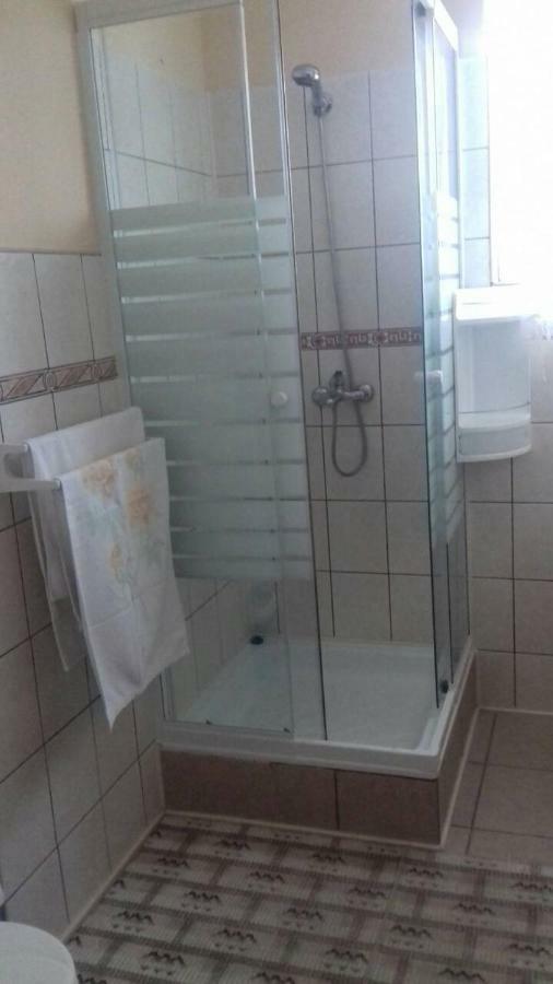 Apartmani Misak Vrsi Esterno foto