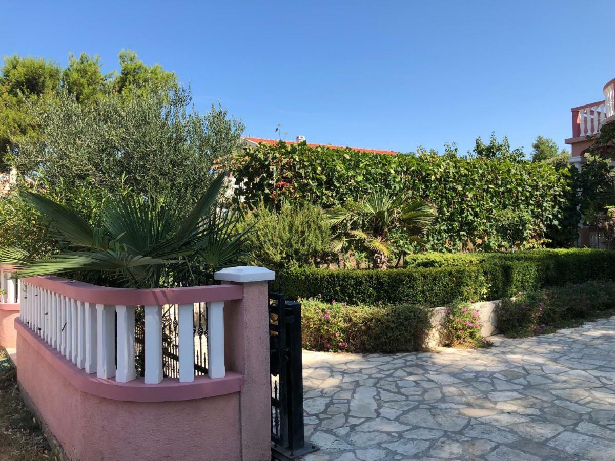 Apartmani Misak Vrsi Esterno foto